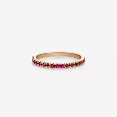 Light Eternity Ring - rote Rubine in 18k Roségold – Produktansicht