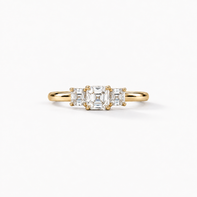 Petite Trilogy Asscher in Gelbgold – gerade Frontalansicht